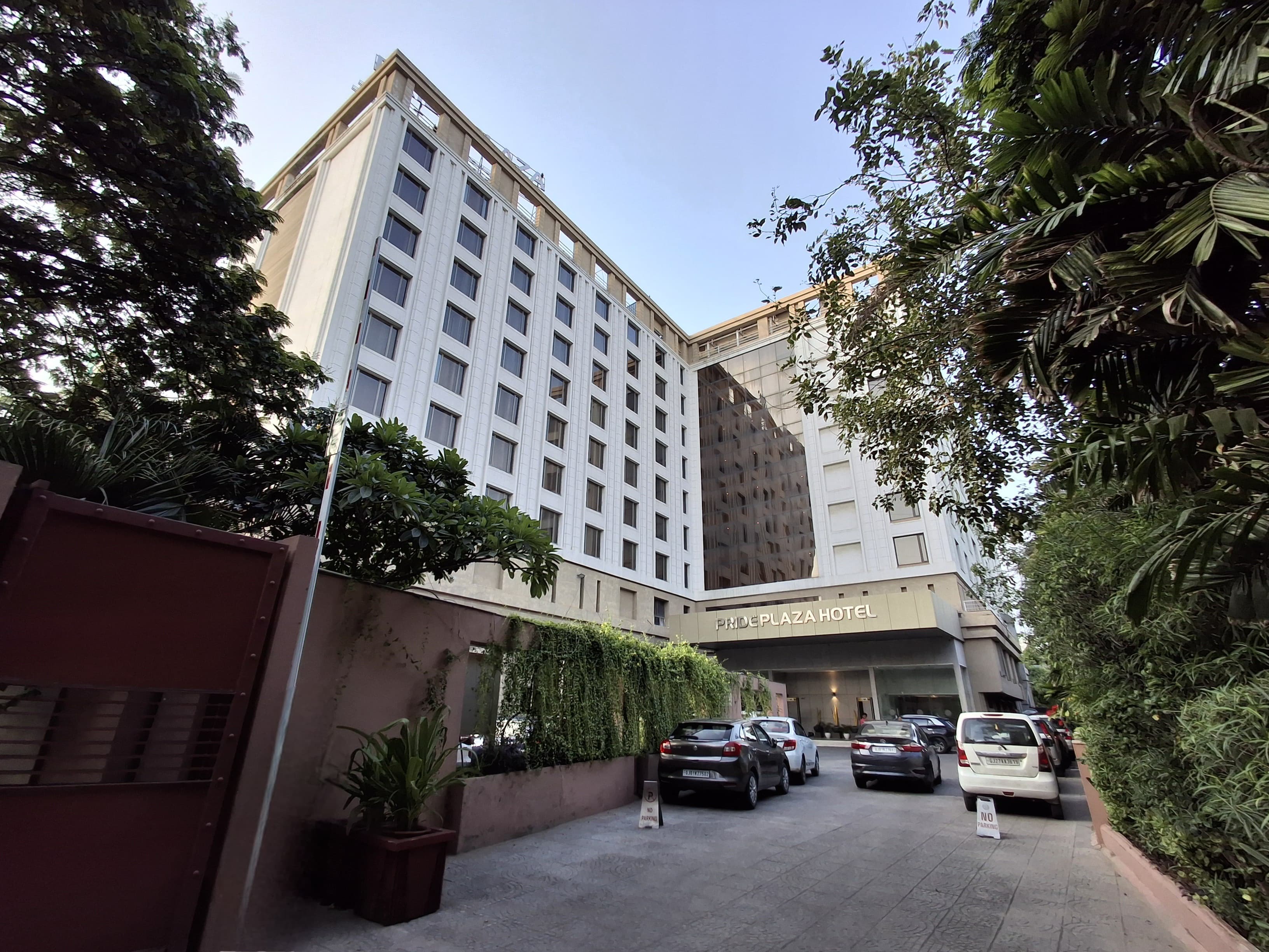 PRIDE PLAZA HOTEL AHMEDABAD